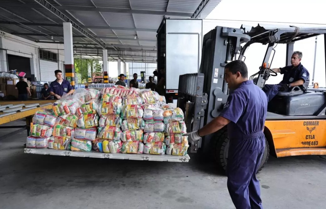 Doações recebidas pelo TCE-AM são entregues à FAB para envio ao Rio Grande do Sul