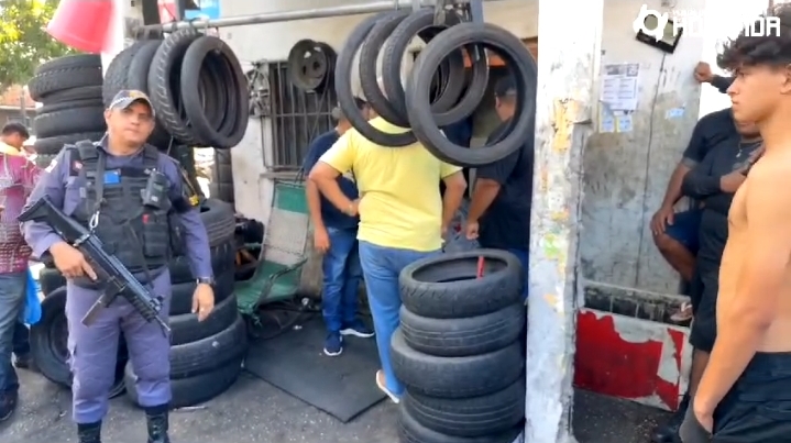 Pistoleiro de capacete mata borracheiro a tiros na zona Leste de Manaus