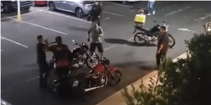 MANAUS-Após prisão de motoboys envolvidos em agressão a homem com terçado, categoria realiza manifestação