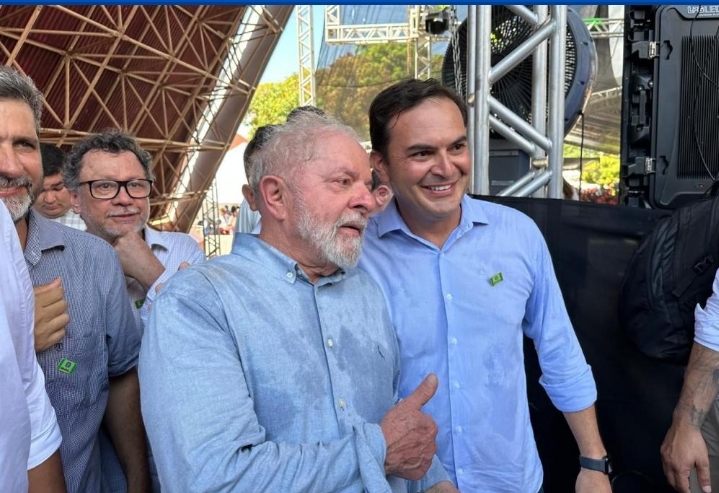 ELEIÇÕES 2024 PARINTINS  –   Caminhada de Mateus Assayag (PSD) tem apoio do Presidente Lula