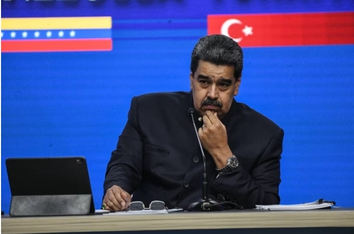 Reeleito e contestado, Maduro se vê isolado da comunidade mundial