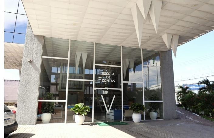 Escola de Contas do TCE-AM apresenta cronograma de cursos do mês de agosto