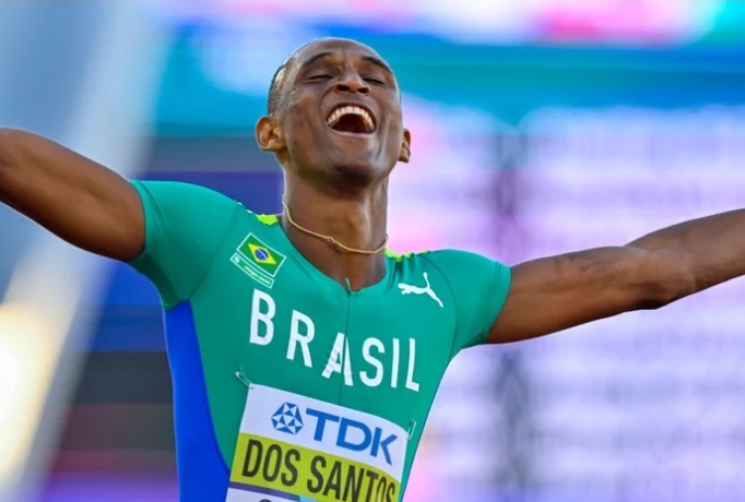 Alison dos Santos conquista o bronze nos 400m com barreiras