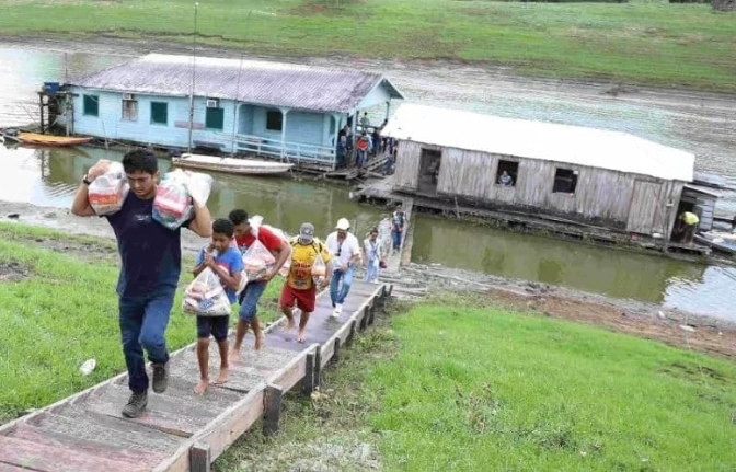 Estiagem 2024: Governo do Amazonas enviará ajuda humanitária a pescadores de cidades das calhas do Alto Solimões e Madeira