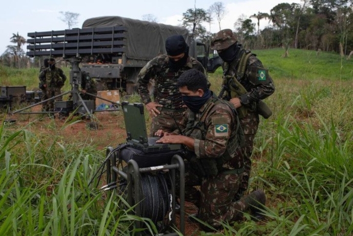 Terra de Ianomâmis: radar de defesa antiaérea entra em ação contra garimpeiros