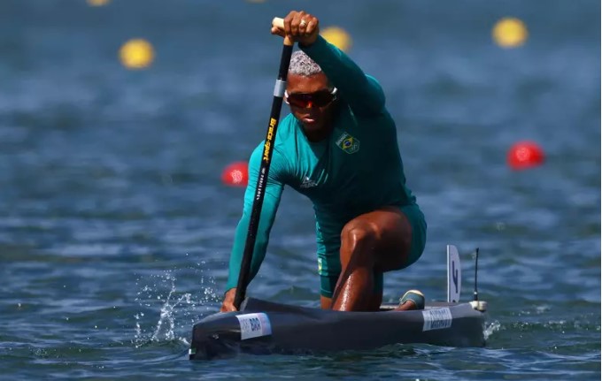 Olimpíada 2024: Isaquias Queiroz garante vaga na semifinal: ‘A gente gosta de ganhar’Brasileiro disputou a modalidade C1 1000m, em que é o atual campeão olímpico