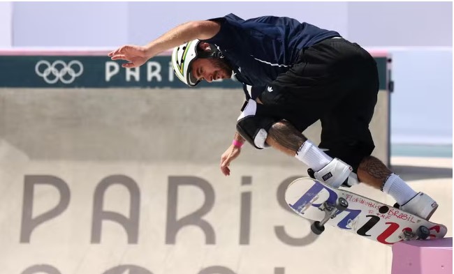 Pedro Barros, Luigi Cini e Augusto Akio vão à final do skate park nas Olimpíadas