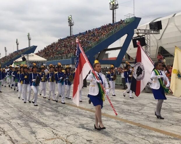 Desfile  nos dias 5 e 7 no Sambódromo, às 8h. Atenção as interdições nas vias.