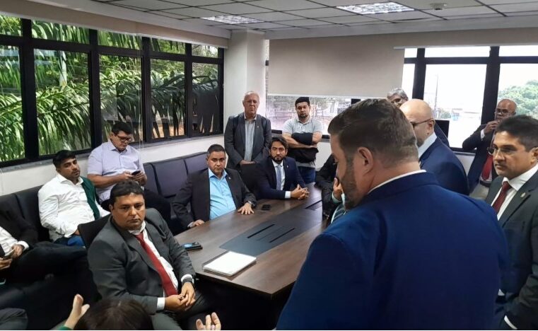 ‘CPI da Terceirização’ é instaurada para investigar família do prefeito de Manaus.A CPi deve investigar indícios de corrupção da sogra, noiva e genro do prefeito David Almeida