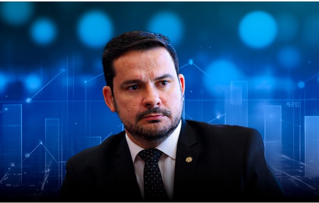 Nova pesquisa mostra Capitão Alberto Neto com 50,4% em Manaus