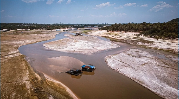 Rio Negro seca quatro centímetros com ‘repiquete’ após 11 dias de subida no Porto de Manaus