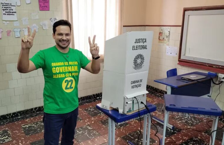 Eleições 2024: candidatos à prefeitura de Manaus votam neste 2° turno