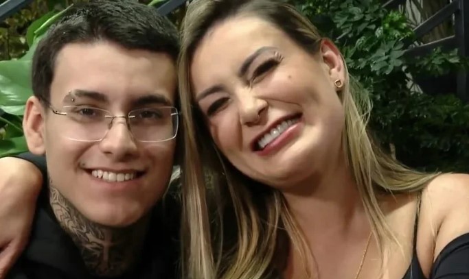 Andressa Urach choca a todos ao dizer se já teve relações com o próprio filho